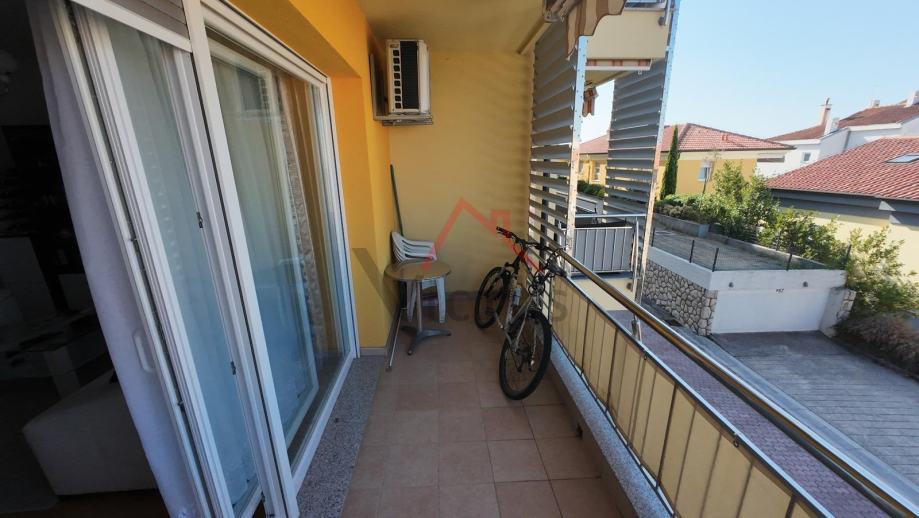 CRIKVENICA - 2 camere da letto, appartamento con balcone, 54 m2