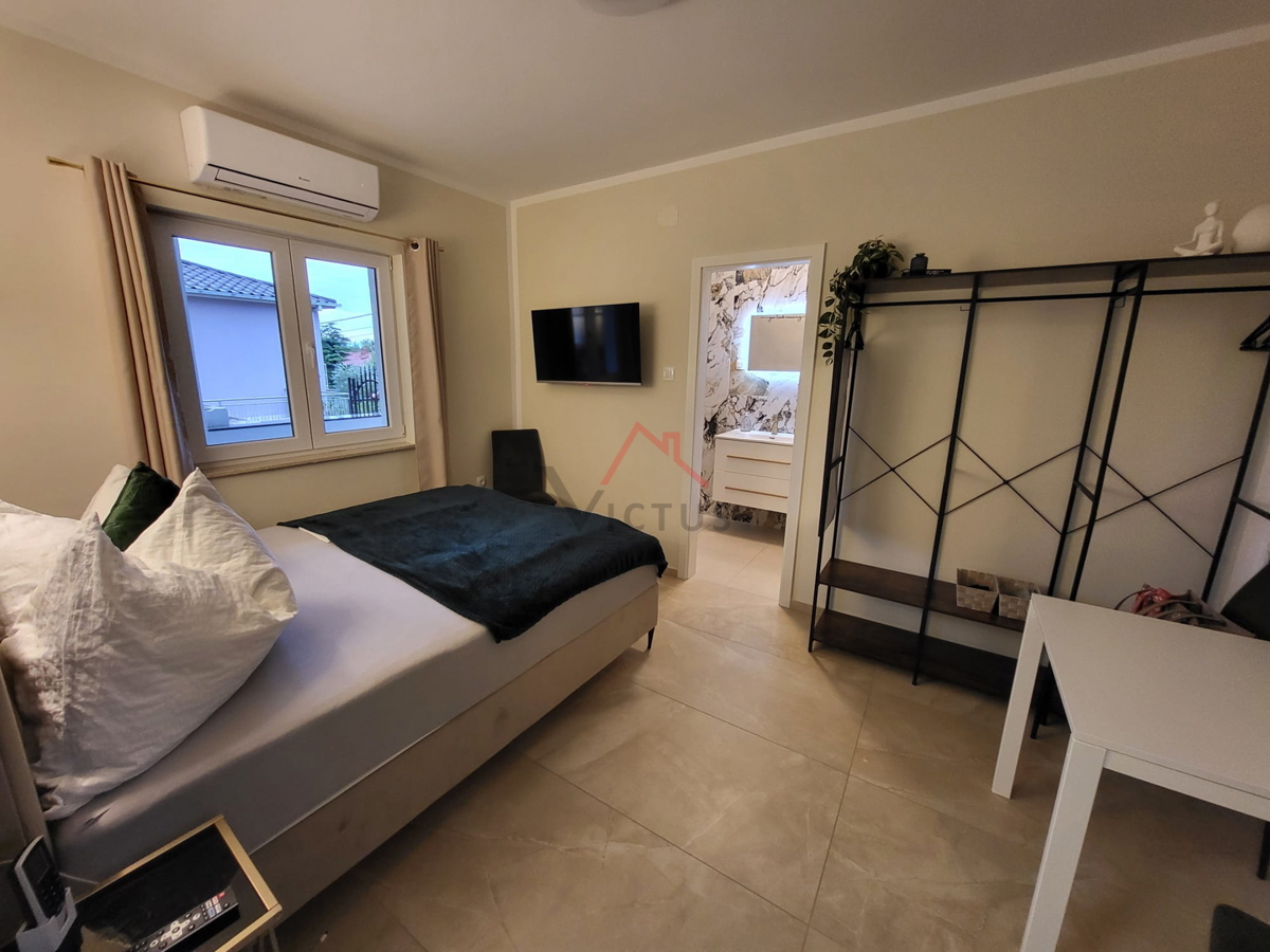 JADRANOVO - appartamento con garage e giardino