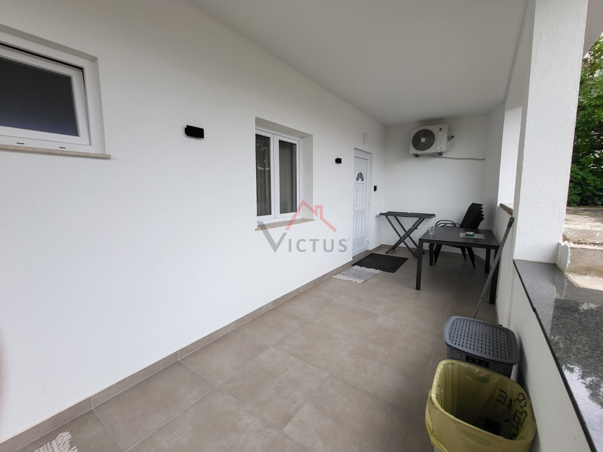 JADRANOVO - appartamento con garage e giardino