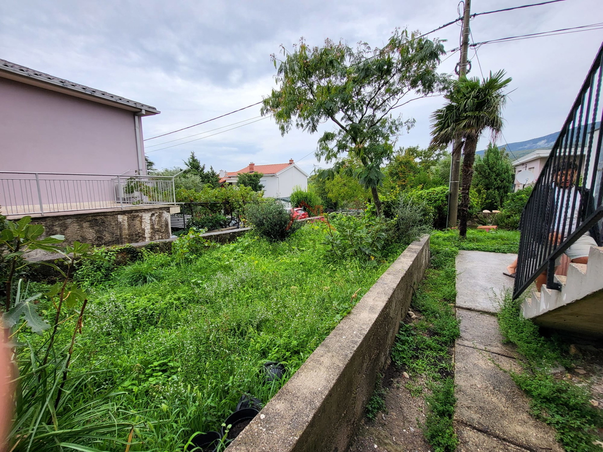 JADRANOVO - appartamento con garage e giardino