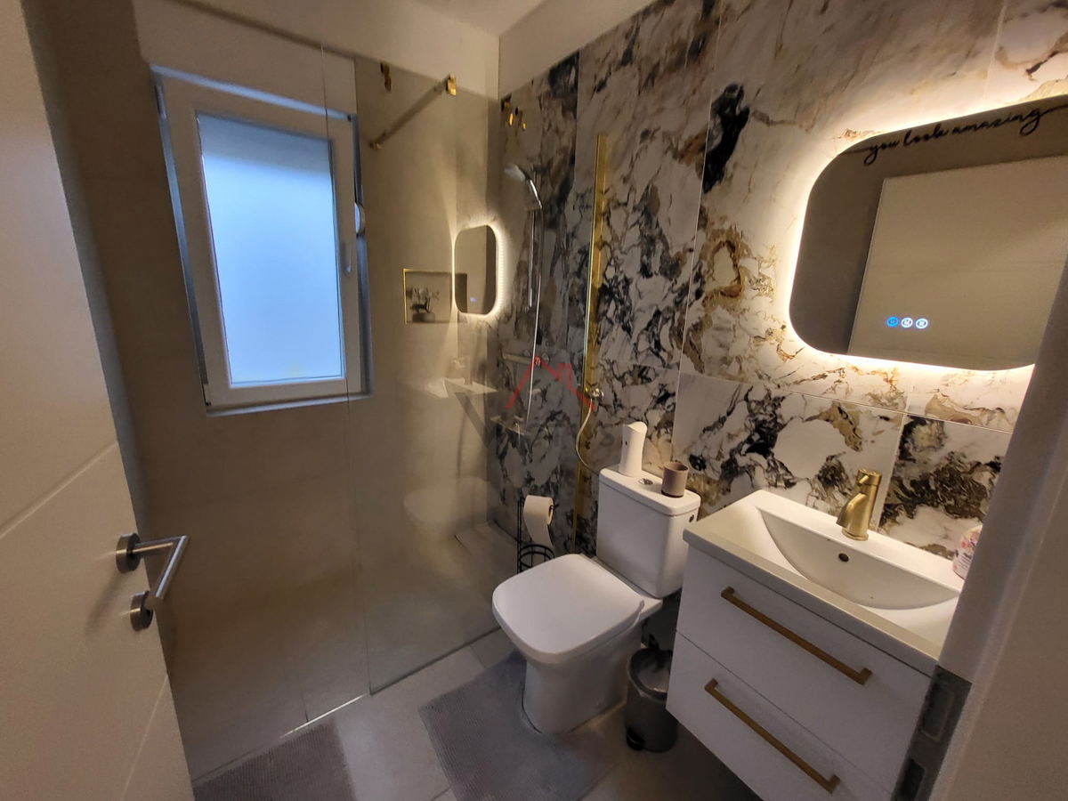 JADRANOVO - appartamento con garage e giardino