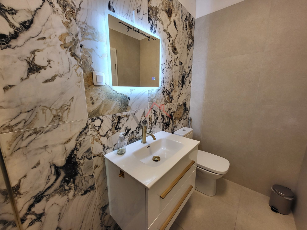 JADRANOVO - appartamento con garage e giardino