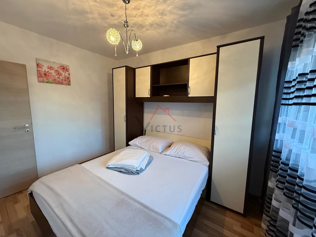 GRIŽANE - Casa con piscina nell'entroterra