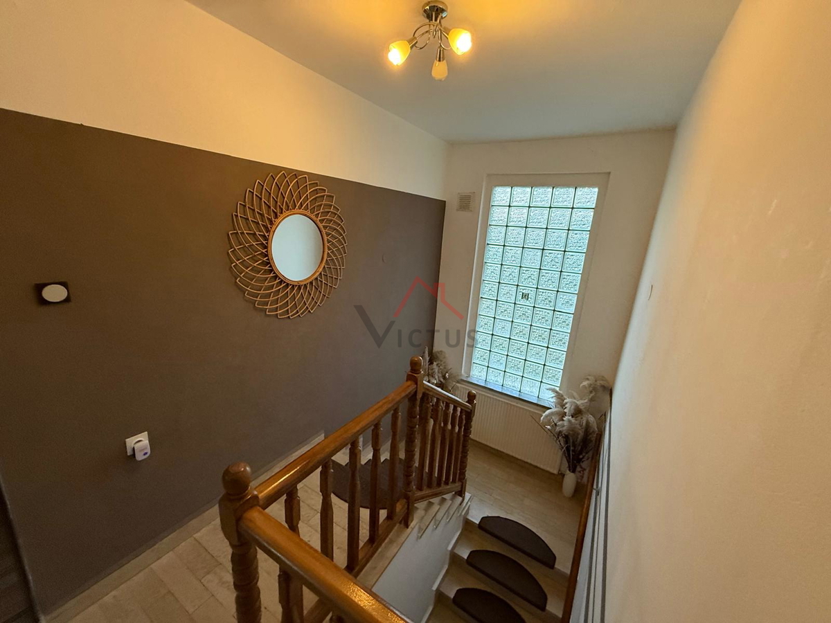 GRIŽANE - Casa con piscina nell'entroterra