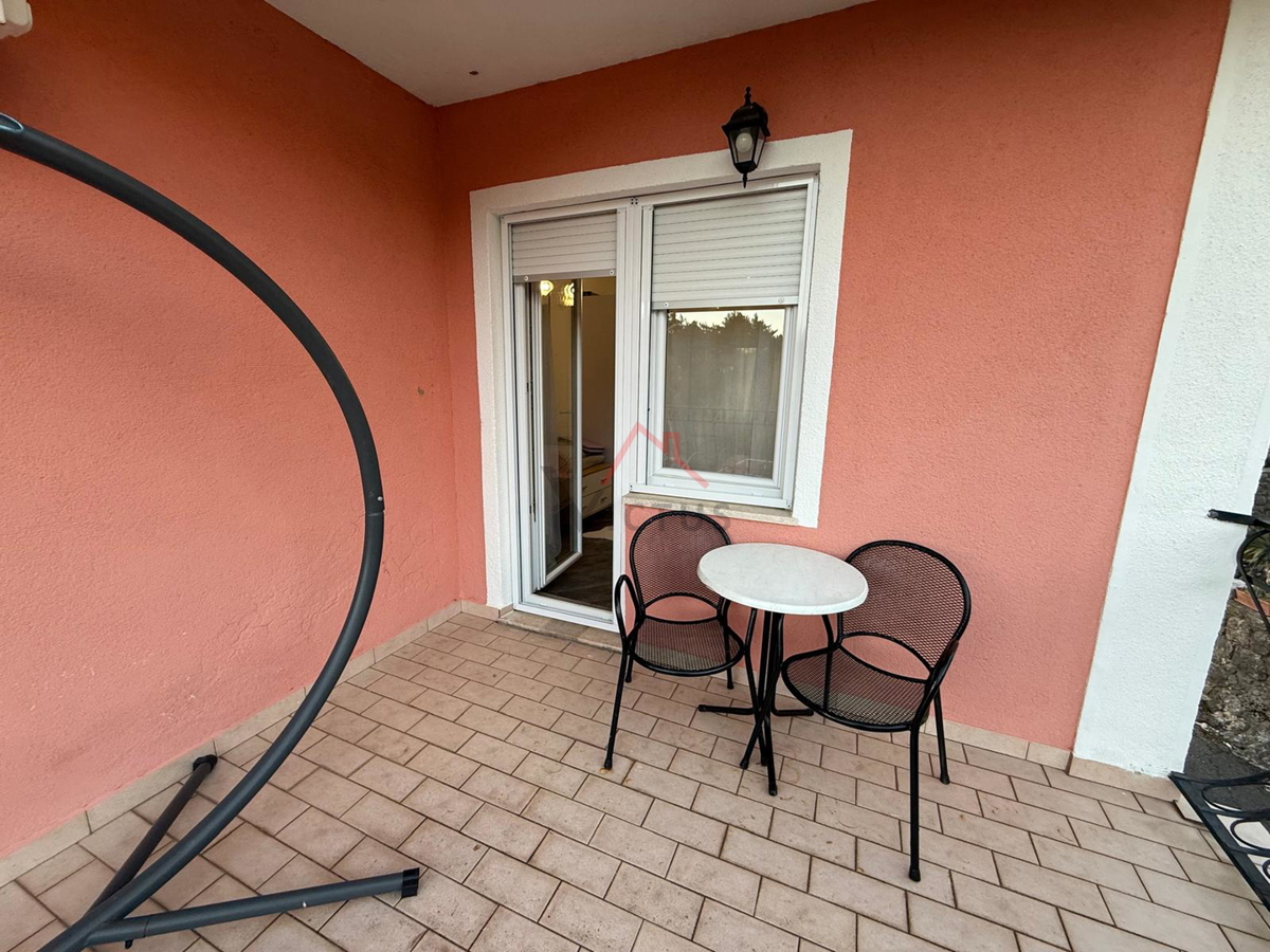 GRIŽANE - Casa con piscina nell'entroterra