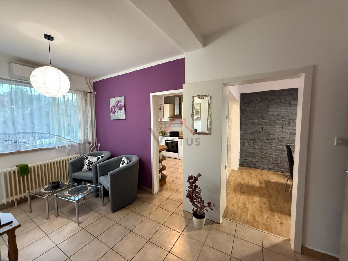 GRIŽANE - Casa con piscina nell'entroterra