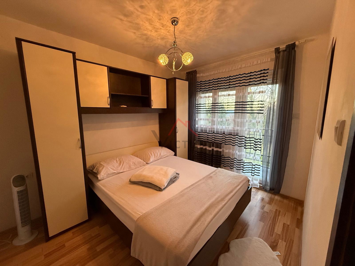 GRIŽANE - Casa con piscina nell'entroterra