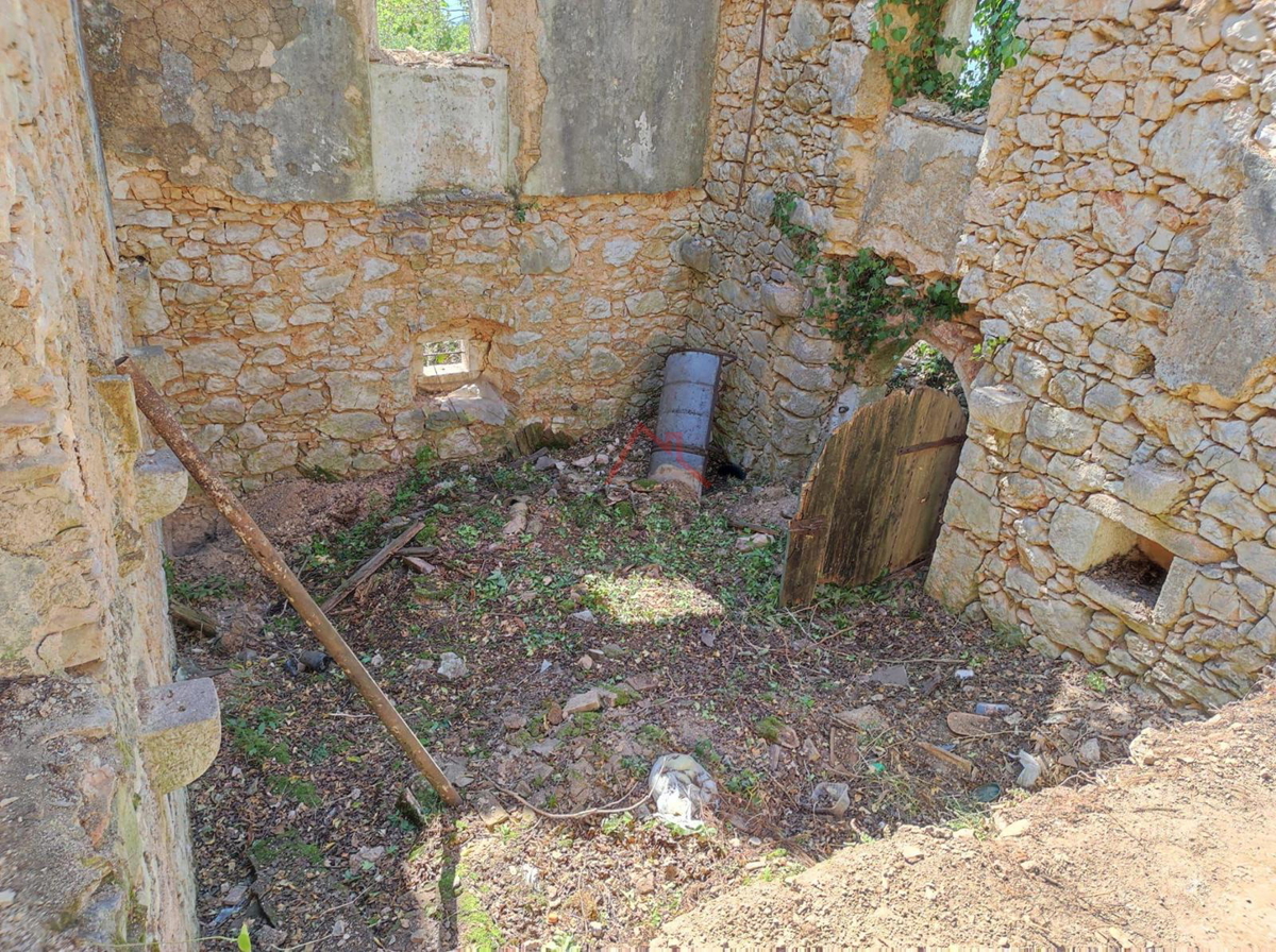 HRELJIN - Rudere con vista mare