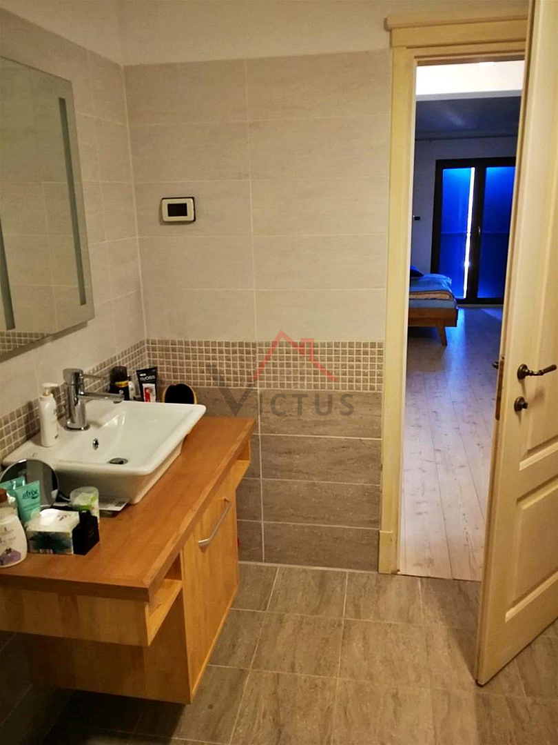 LABIN - un adattamento unico di una casa e una proprietà in pietra