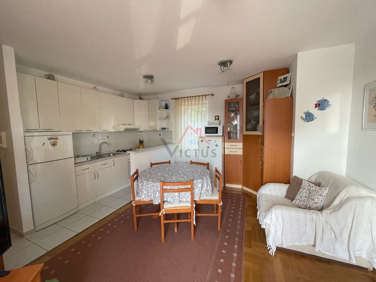 CRIKVENICA - 2 camere da letto + soggiorno con angolo cottura, appartamento con loggia, 56 m2