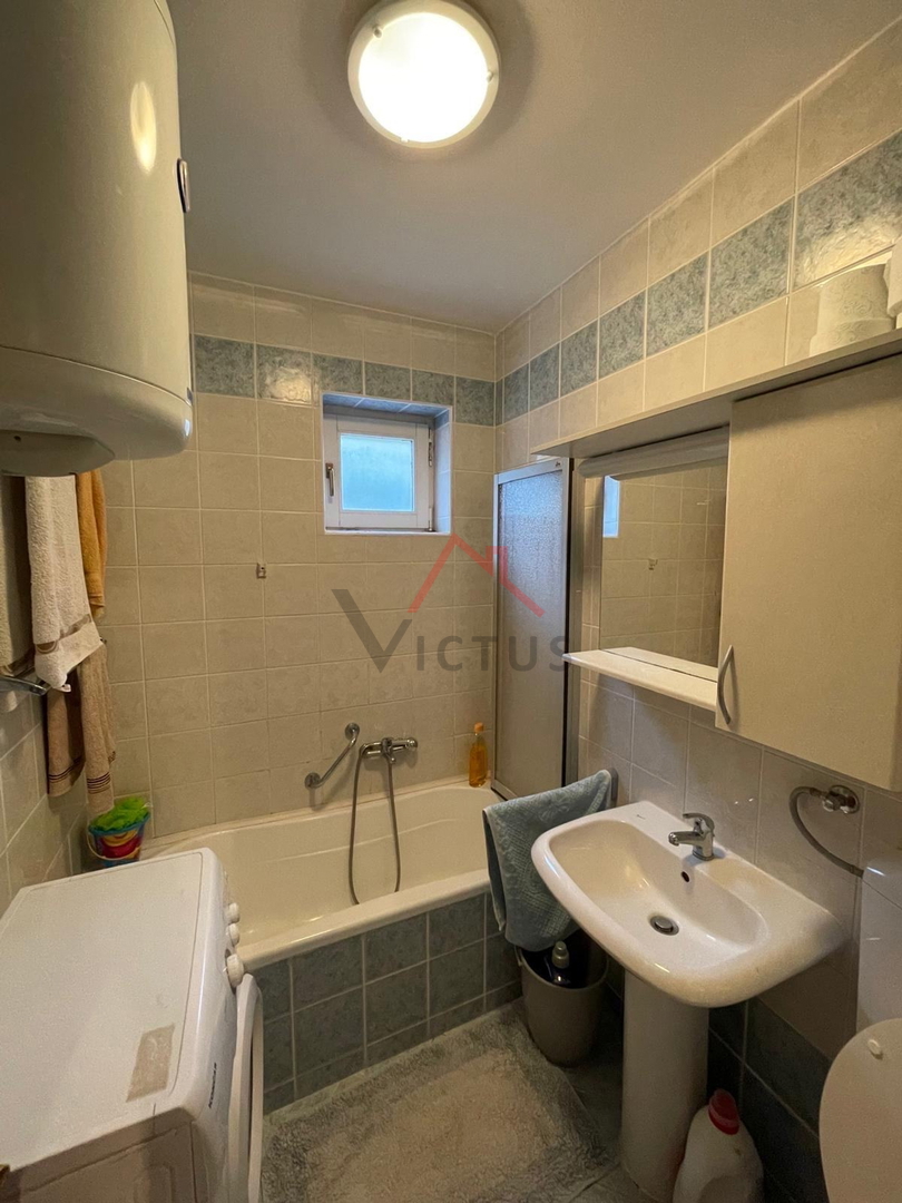 CRIKVENICA - 2 camere da letto + soggiorno con angolo cottura, appartamento con loggia, 56 m2