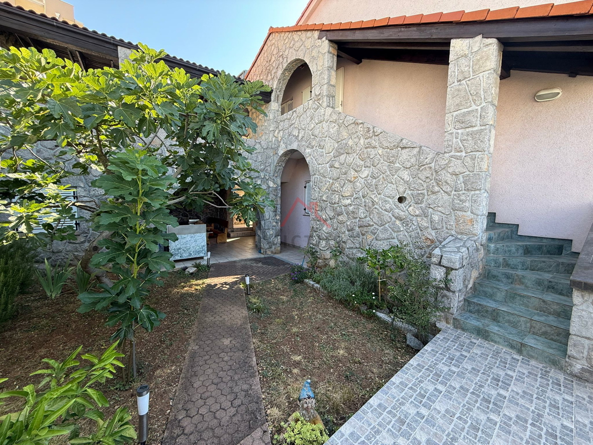 CRIKVENICA - Villa indipendente a 50 m dal mare