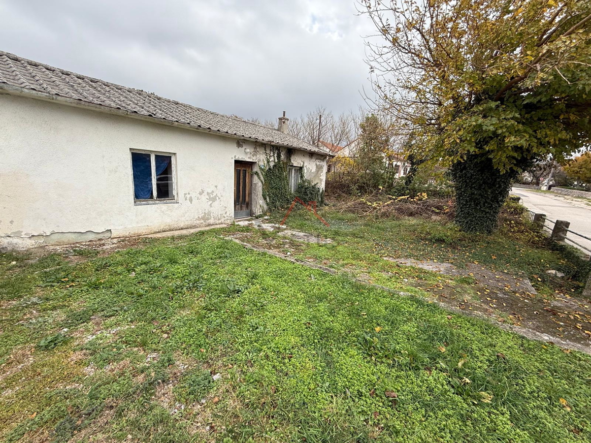 ŠMRIKA - Starina vicino al centro