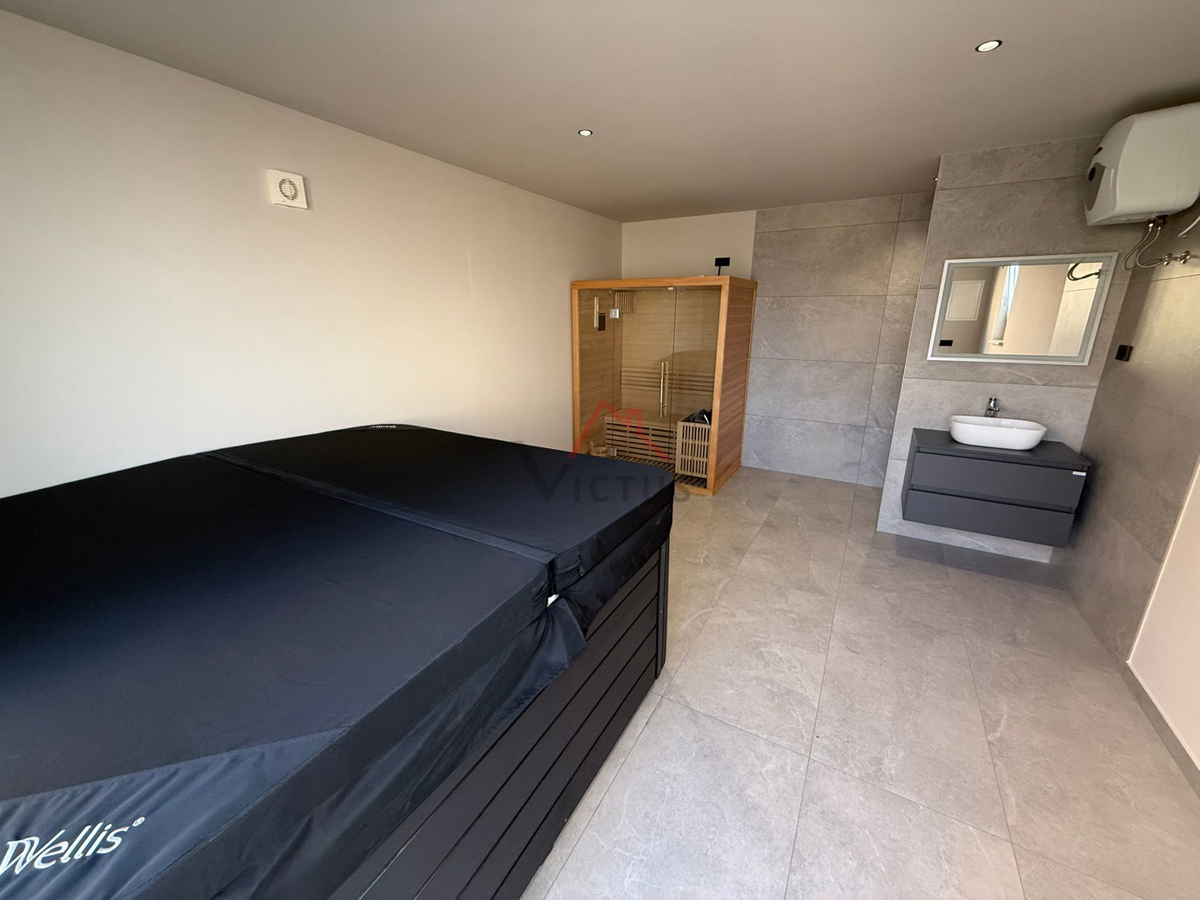 GARICA - Villa con piscina e centro benessere