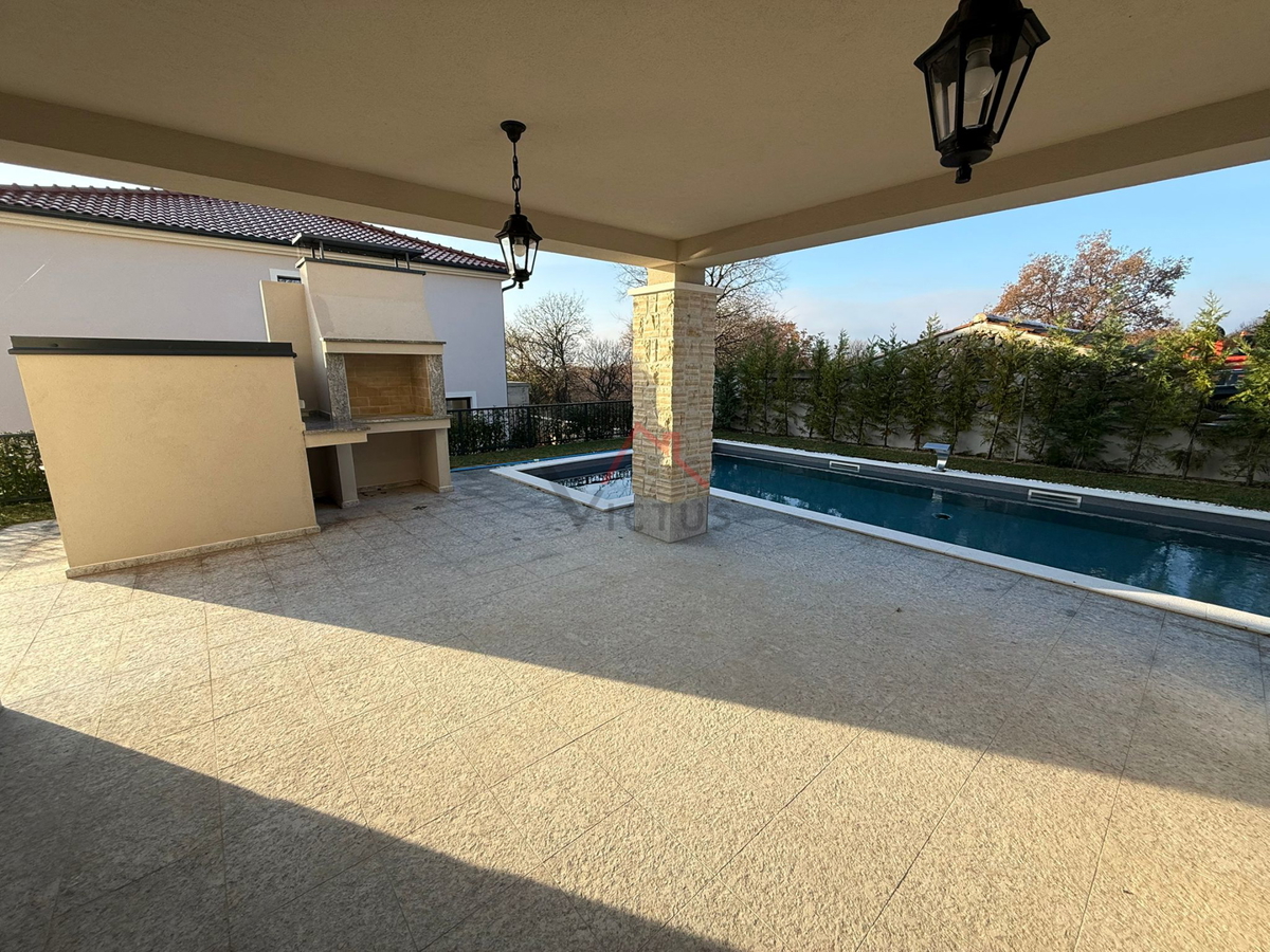 GARICA - Villa con piscina e centro benessere