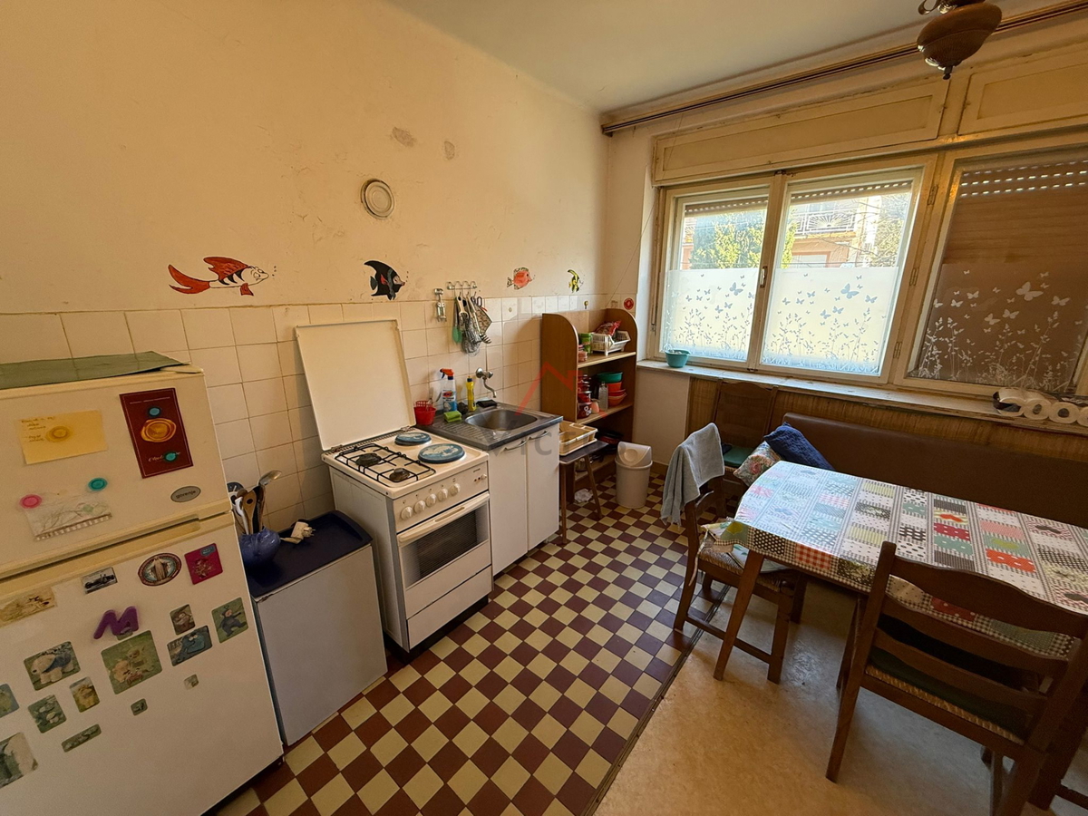 NOVI VINODOLSKI - Ampio appartamento nel centro della città, 80 m2