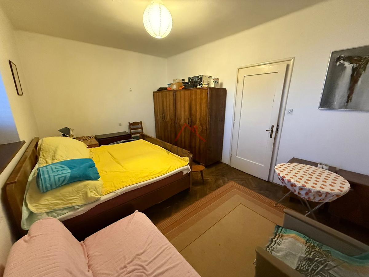 NOVI VINODOLSKI - Ampio appartamento nel centro della città, 80 m2