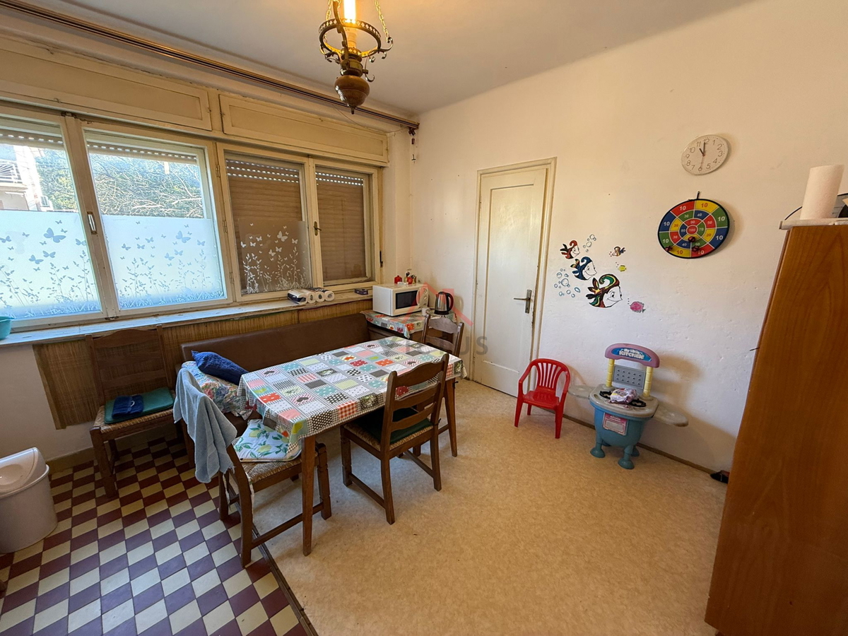 NOVI VINODOLSKI - Ampio appartamento nel centro della città, 80 m2