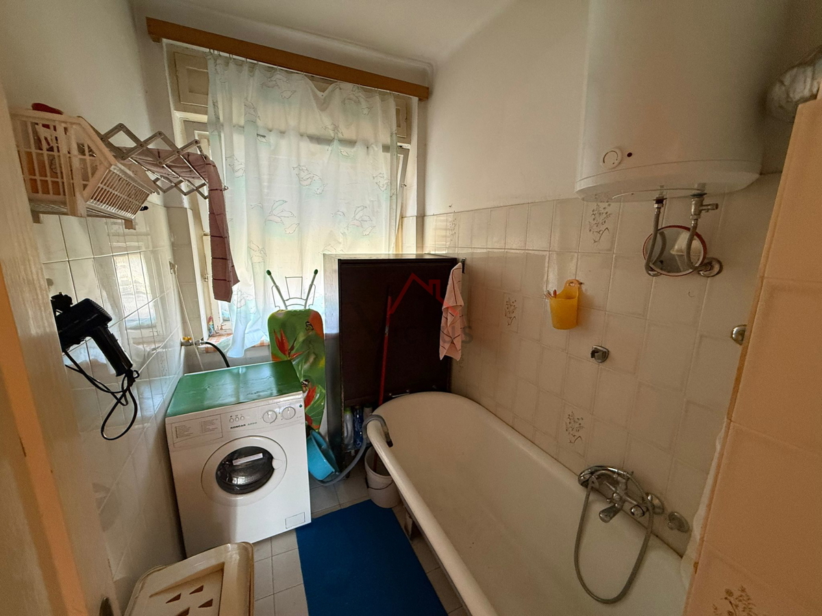 NOVI VINODOLSKI - Ampio appartamento nel centro della città, 80 m2