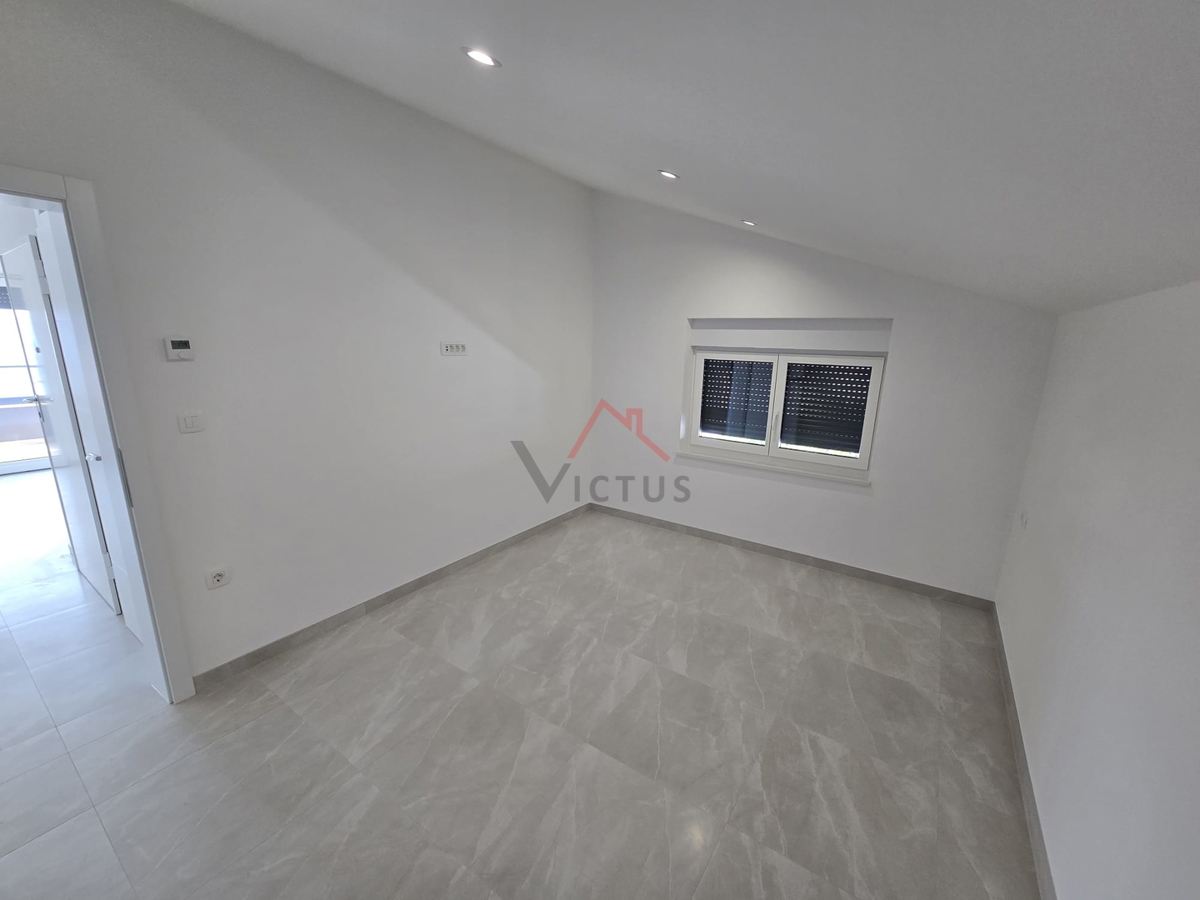 CRIKVENICA - Appartamento con 2 camere da letto, secondo piano, 70 m2