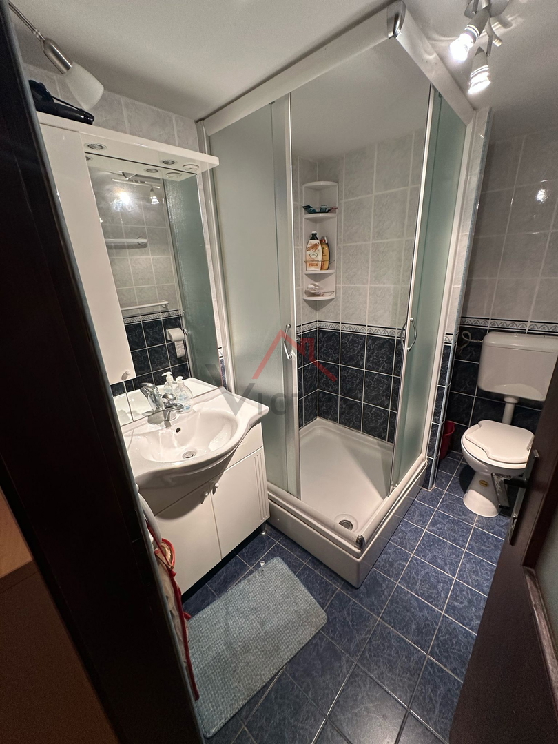 DRAMALJ - 2 camere + soggiorno, 80 m dal mare