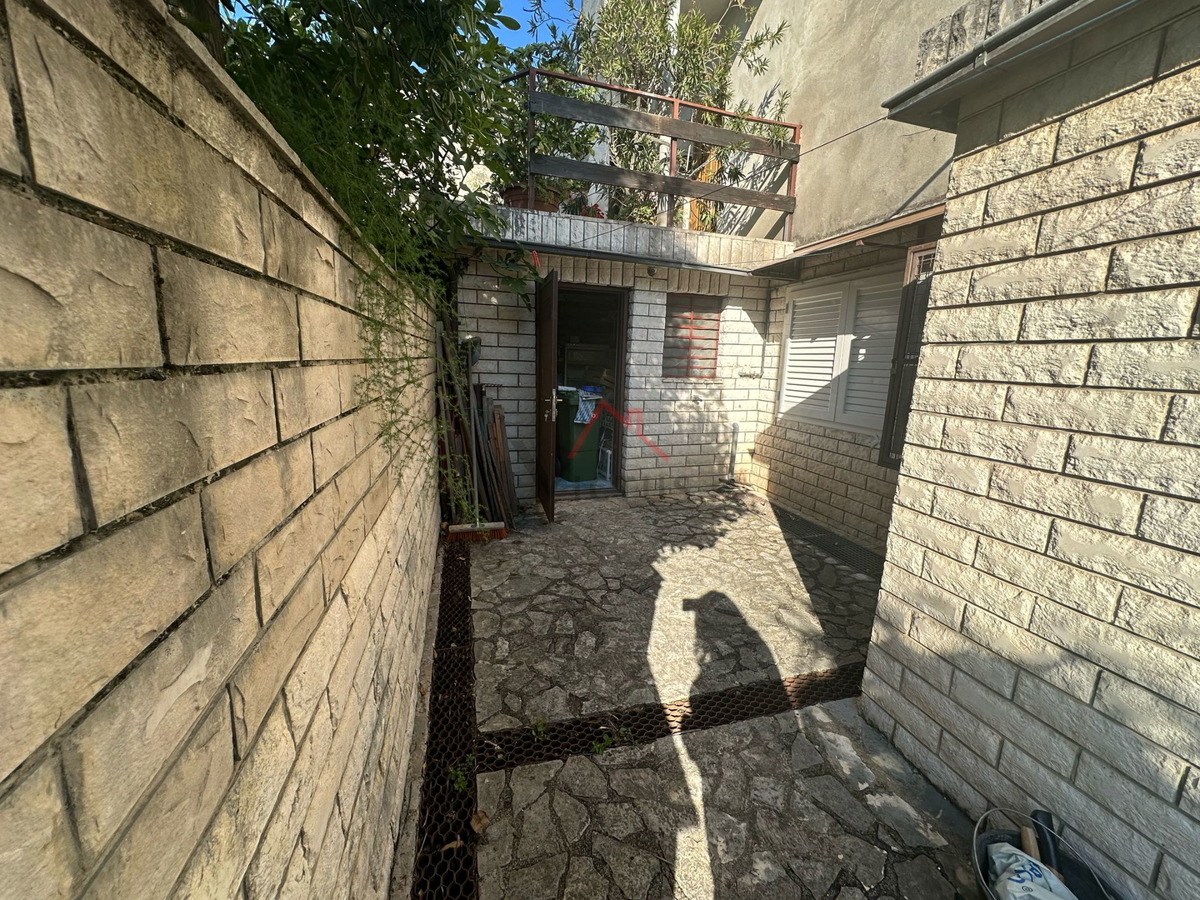 DRAMALJ - 2 camere + soggiorno, 80 m dal mare