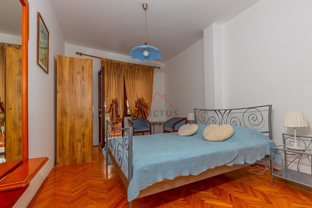 NOVI VINODOLSKI - Piccola casa non lontano dal centro