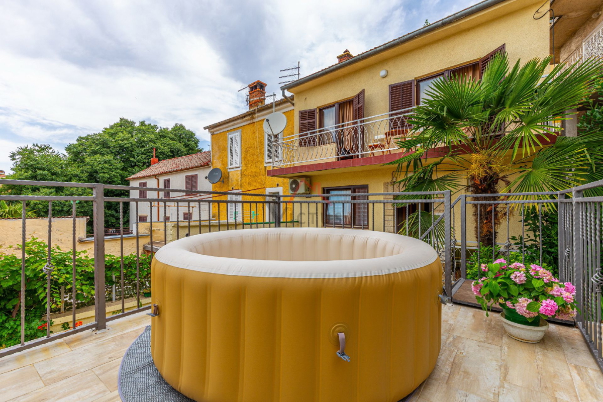 NOVI VINODOLSKI - Piccola casa non lontano dal centro