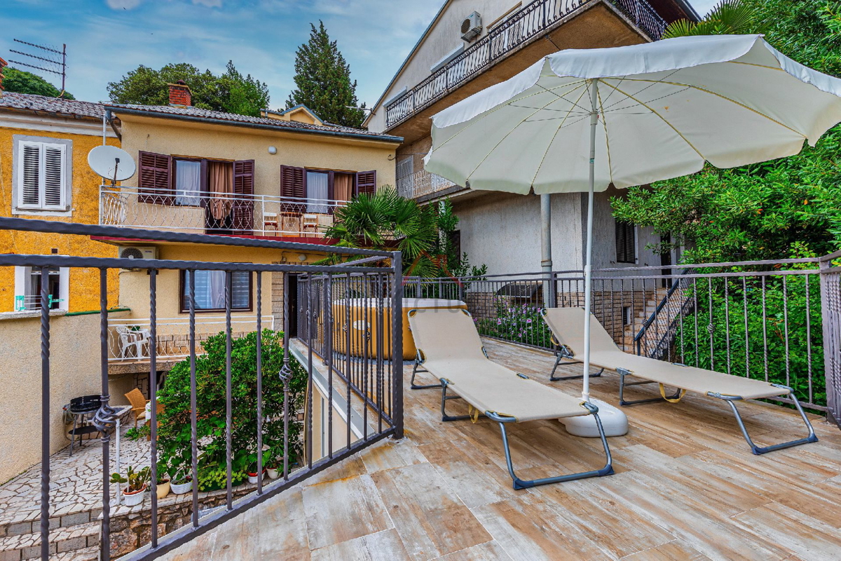 NOVI VINODOLSKI - Piccola casa non lontano dal centro