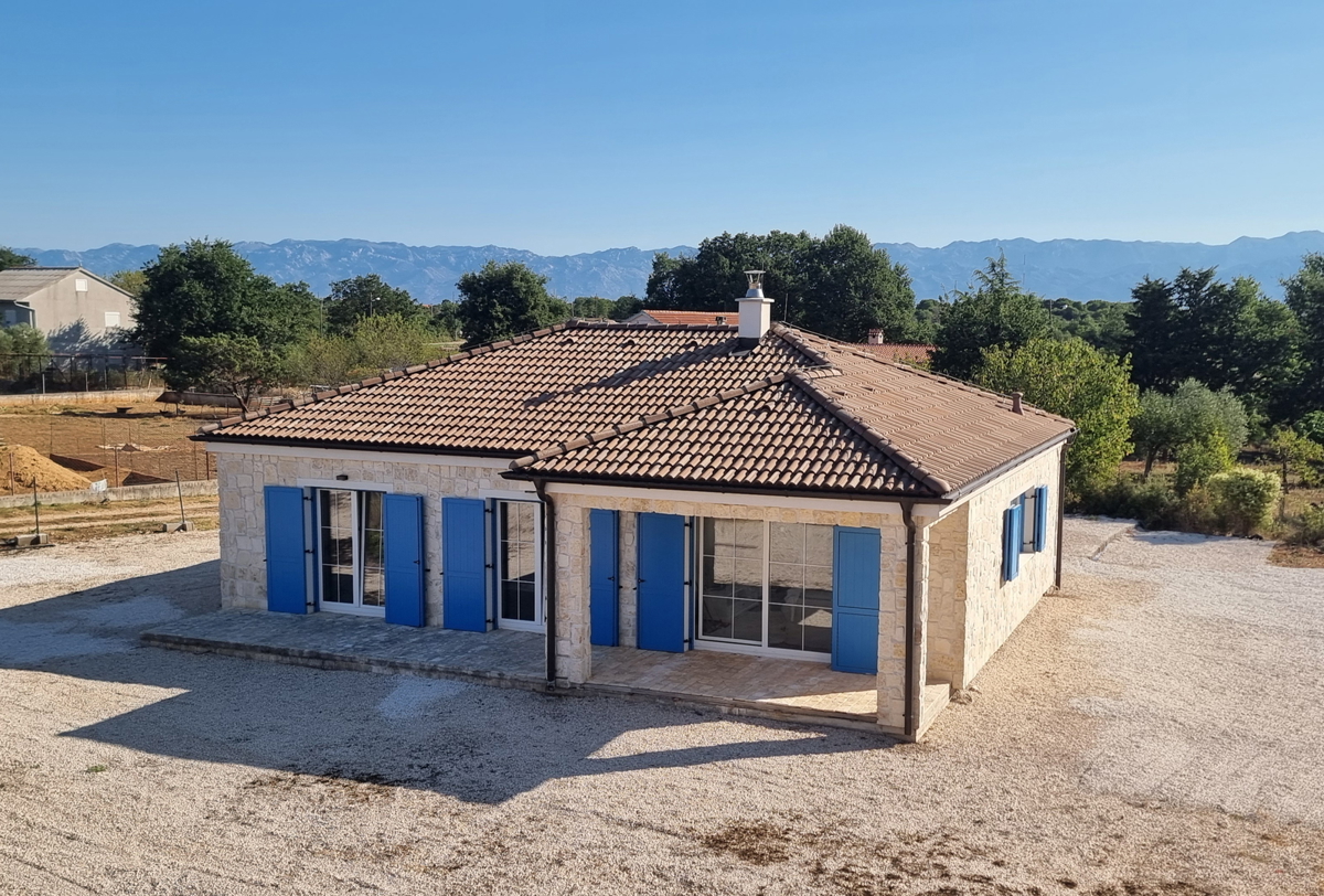 Appartamenti a Nini, Dalmazia, casa in pietra (107 m2), NUOVA COSTRUZIONE