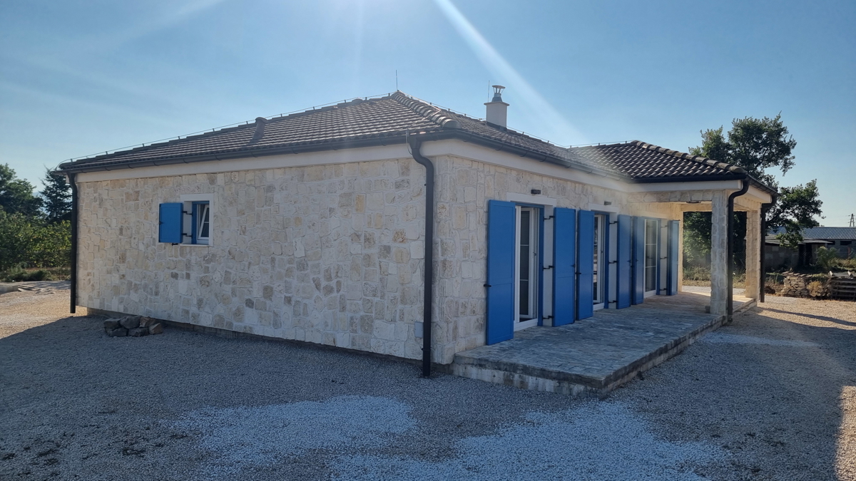 Appartamenti a Nini, Dalmazia, casa in pietra (107 m2), NUOVA COSTRUZIONE