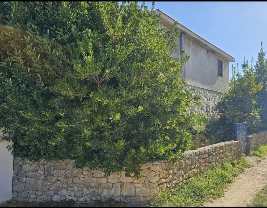 Vrsi Zukve, Casa (194m2) con garage, da ristrutturare + progetto pronto, a 30 metri dalla spiaggia