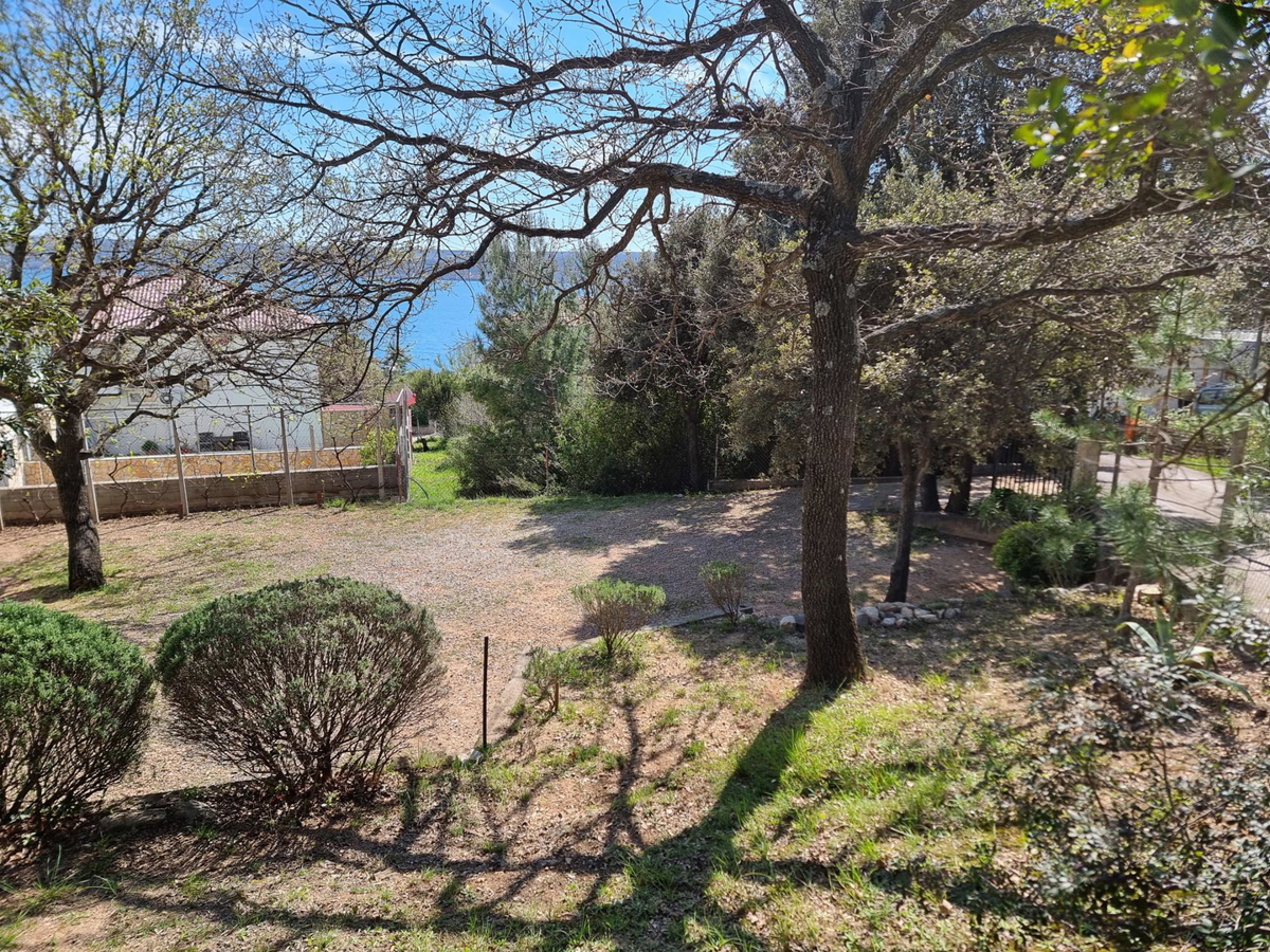 Posedarje, casa con 8 appartamenti (360m2) e spiaggia privata, POSIZIONE TOP