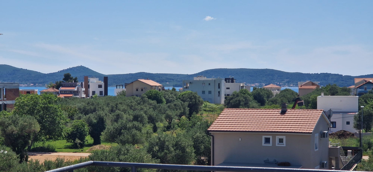 Sukošan, casa con appartamenti (915m2) con 11 appartamenti