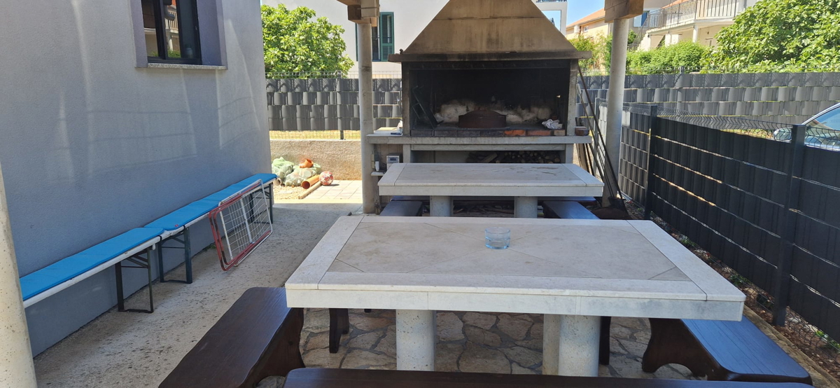 Sukošan, casa con appartamenti (915m2) con 11 appartamenti