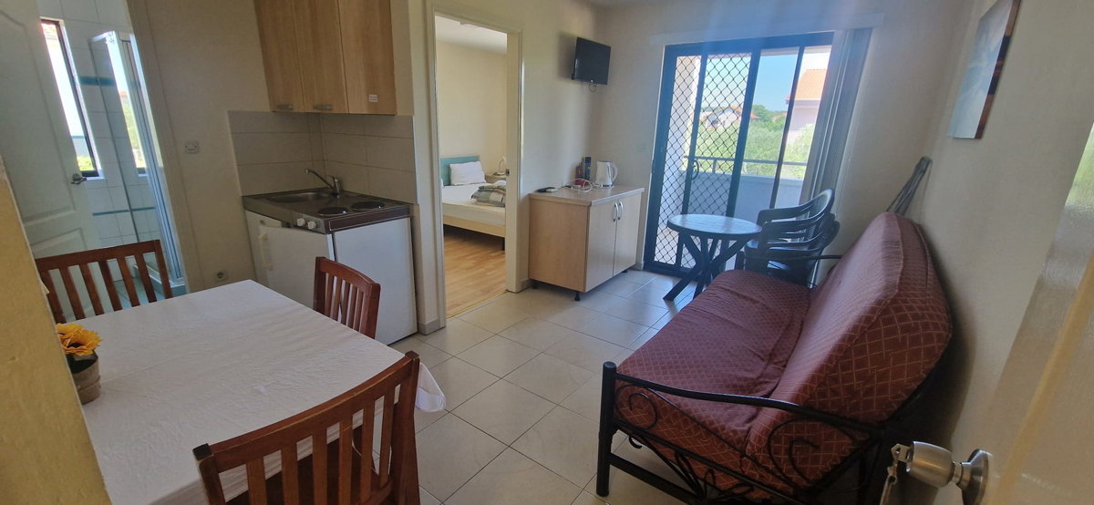 Sukošan, casa con appartamenti (915m2) con 11 appartamenti