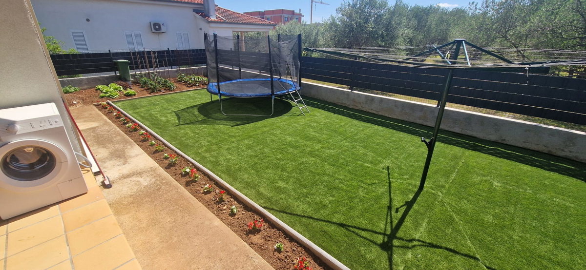 Sukošan, casa con appartamenti (915m2) con 11 appartamenti