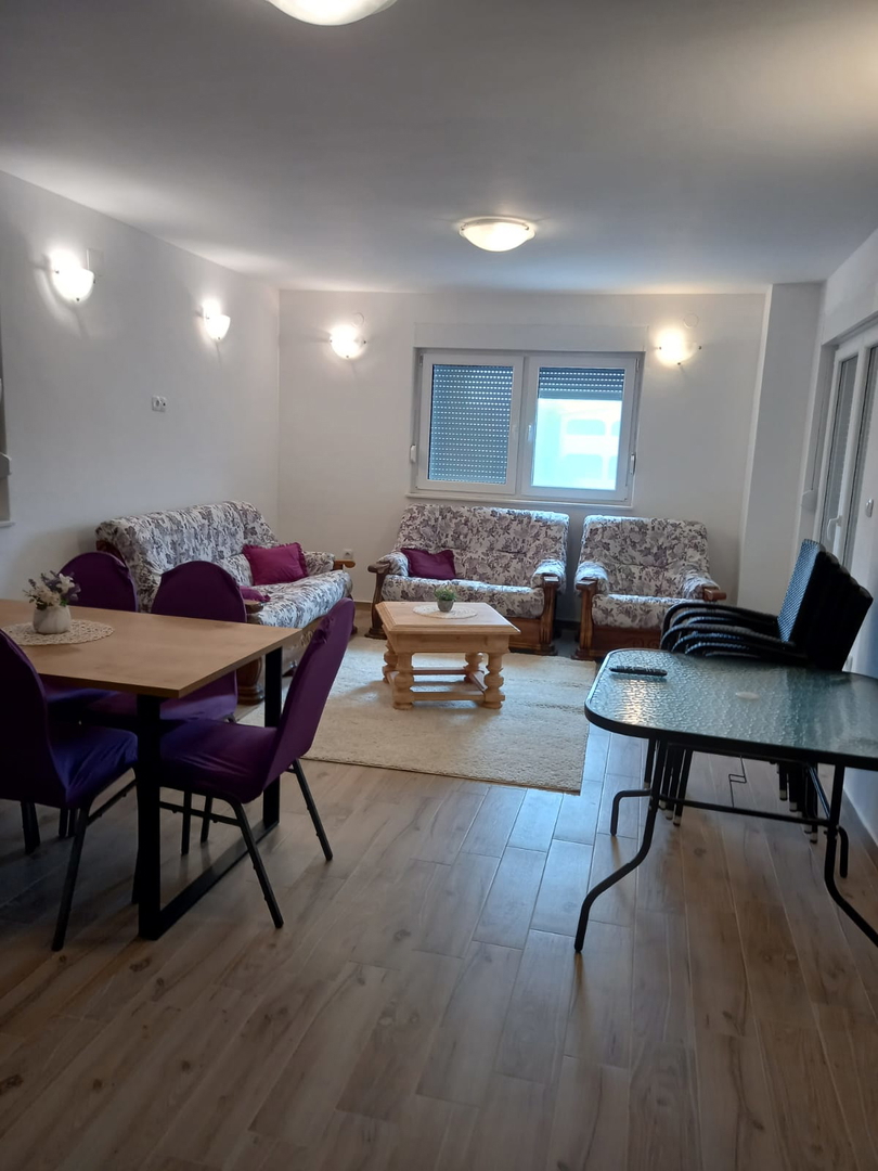 Vir, nuova casa con due appartamenti (188m2), 300 metri dalla spiaggia