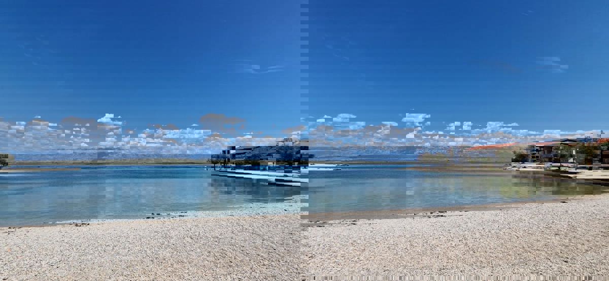 Vir, casa con 2 appartamenti (148 m2), a 150 metri dalla spiaggia