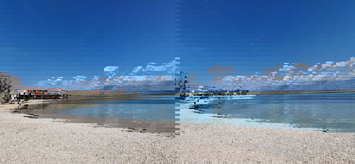 Vir, casa con 2 appartamenti (148 m2), a 150 metri dalla spiaggia