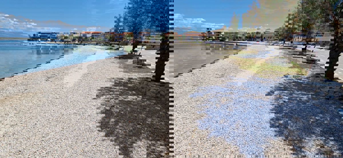 Vir, casa con 2 appartamenti (148 m2), a 150 metri dalla spiaggia