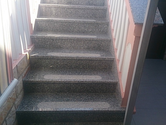 Sveti Filip i Jakov, ottima casa con 7 appartamenti (291 m2) e splendida vista sul mare