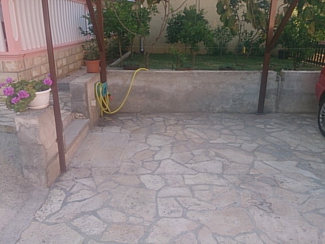 Sveti Filip i Jakov, ottima casa con 7 appartamenti (291 m2) e splendida vista sul mare