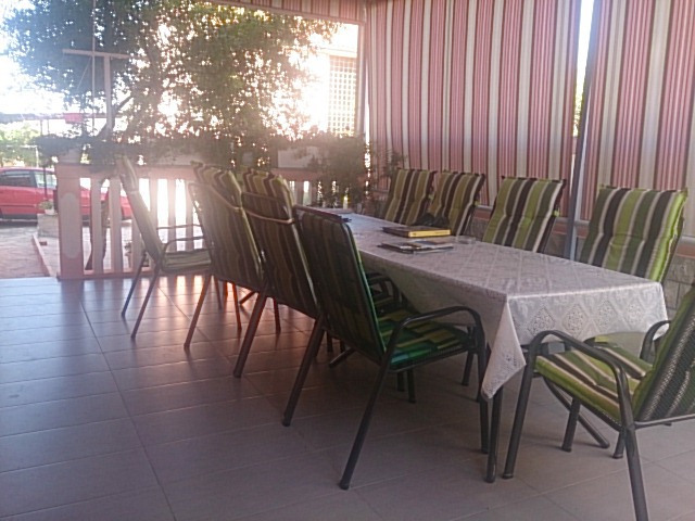 Sveti Filip i Jakov, ottima casa con 7 appartamenti (291 m2) e splendida vista sul mare