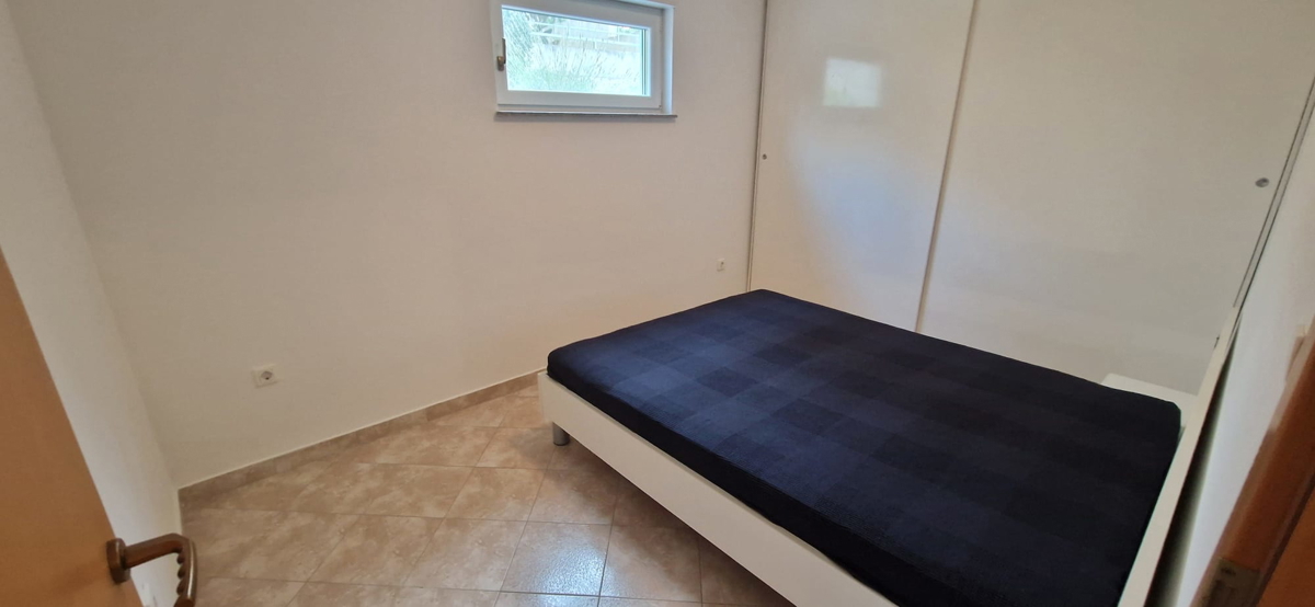 Zara, Diklovac, appartamento soleggiato con terrazza giardino (77,50 m2)