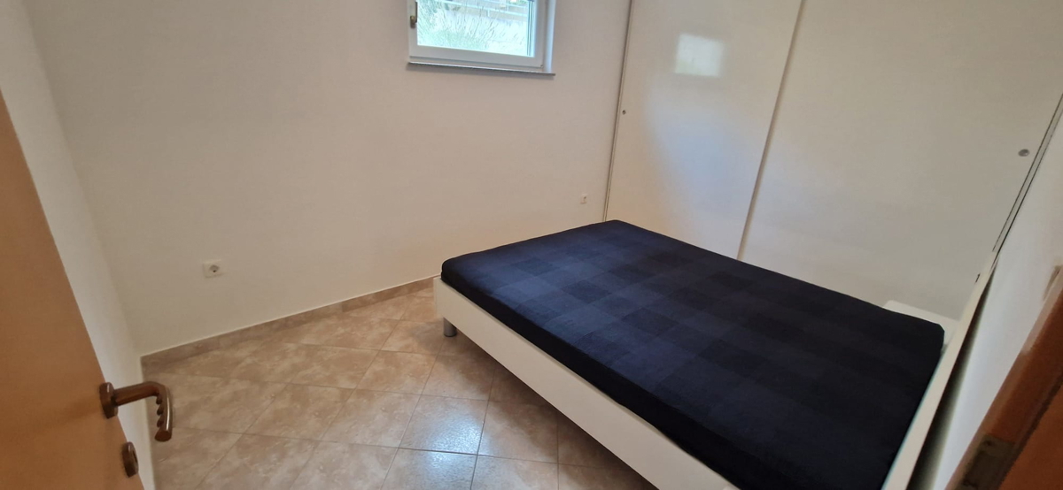 Zara, Diklovac, appartamento soleggiato con terrazza giardino (77,50 m2)