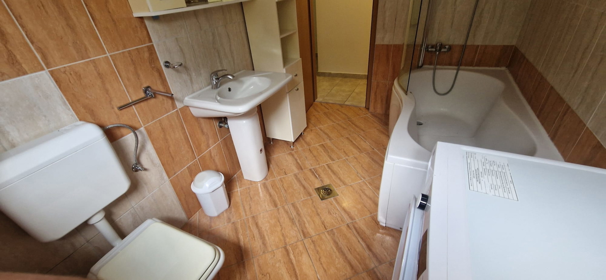 Zara, Diklovac, appartamento soleggiato con terrazza giardino (77,50 m2)