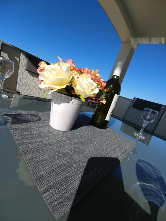 Privlaka, bella casa con tre appartamenti (123 m2), a 200 metri dal mare