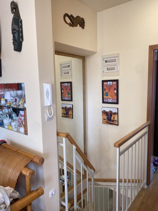 Petrčane, appartamento su due livelli (119,94 m²) con splendido giardino