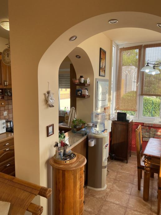 Petrčane, appartamento su due livelli (119,94 m²) con splendido giardino